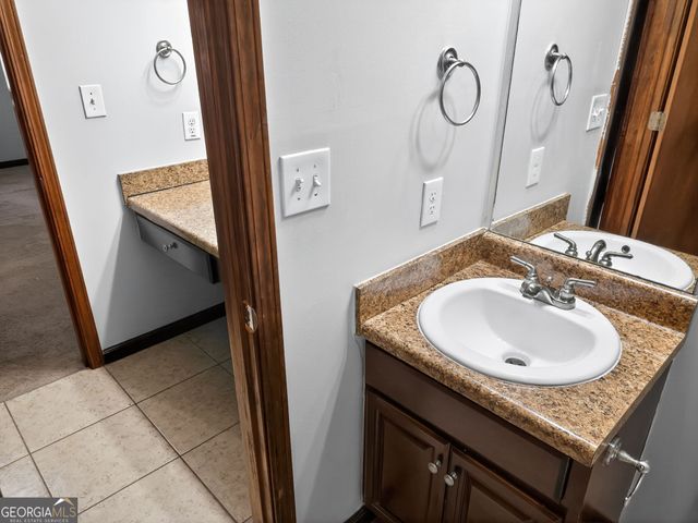 824 Post Road Circle, Stone Mountain, GA 30088