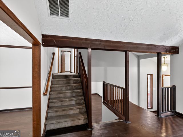 824 Post Road Circle, Stone Mountain, GA 30088