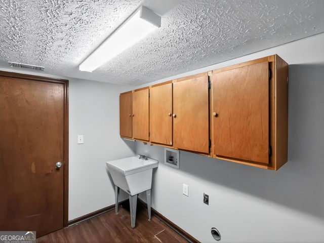 824 Post Road Circle, Stone Mountain, GA 30088