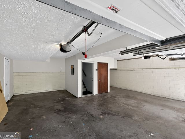 824 Post Road Circle, Stone Mountain, GA 30088