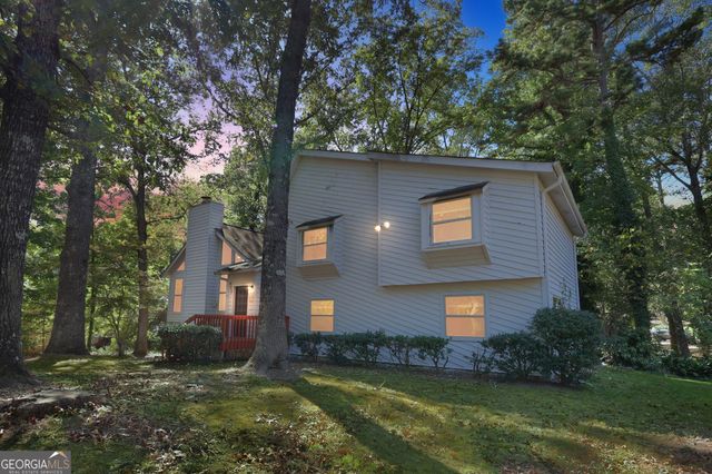 824 Post Road Circle, Stone Mountain, GA 30088
