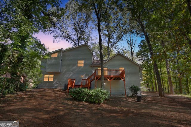 824 Post Road Circle, Stone Mountain, GA 30088
