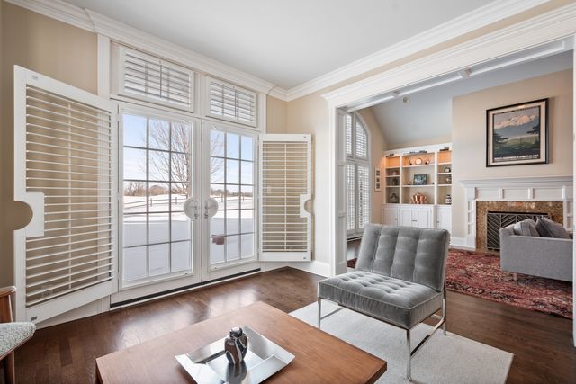 563 Greenway Drive, Lake Forest, IL 60045