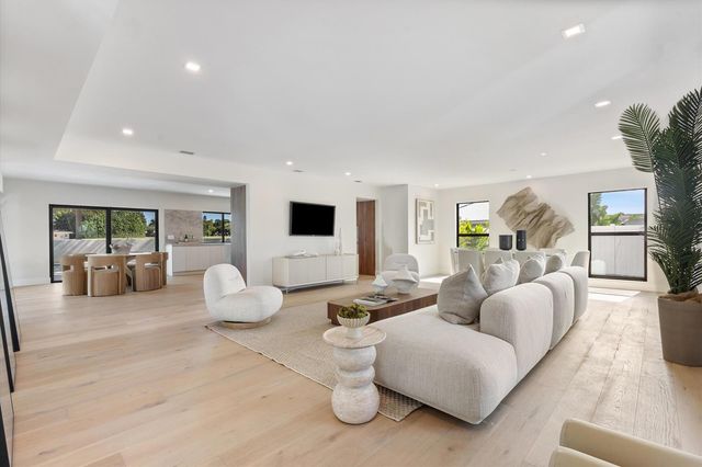 868 Country Club Drive, North Palm Beach, FL 33408