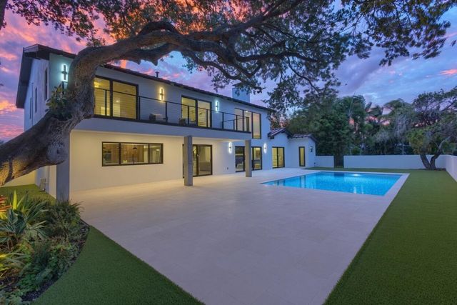 868 Country Club Drive, North Palm Beach, FL 33408