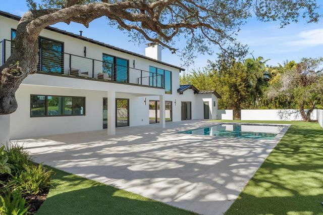 868 Country Club Drive, North Palm Beach, FL 33408