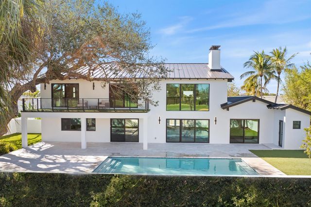 868 Country Club Drive, North Palm Beach, FL 33408