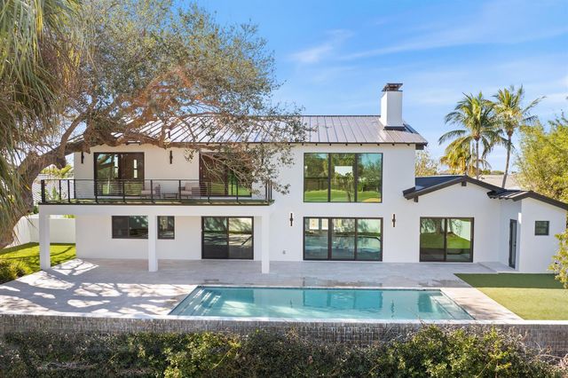 868 Country Club Drive, North Palm Beach, FL 33408