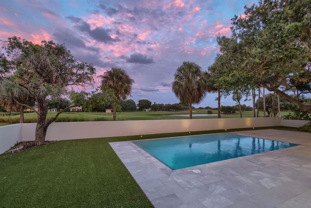 868 Country Club Drive, North Palm Beach, FL 33408