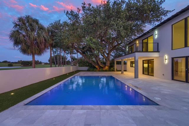 868 Country Club Drive, North Palm Beach, FL 33408