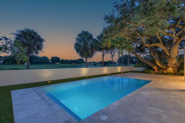 868 Country Club Drive, North Palm Beach, FL 33408