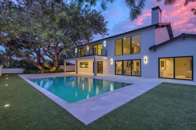 868 Country Club Drive, North Palm Beach, FL 33408