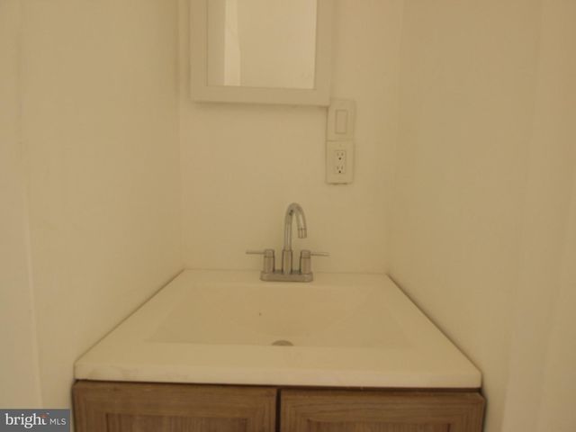 618 POST RD, Marcus Hook, PA 19061