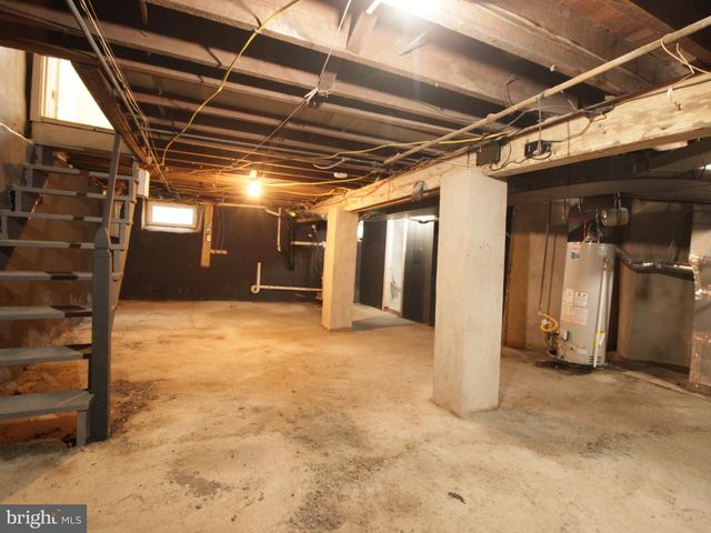 618 POST RD, Marcus Hook, PA 19061