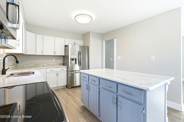 1772 Holly Ct, Radcliff, KY 40160