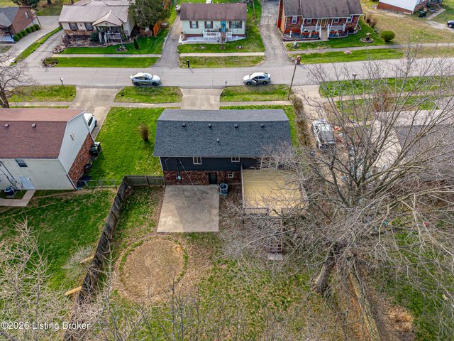 1772 Holly Ct, Radcliff, KY 40160