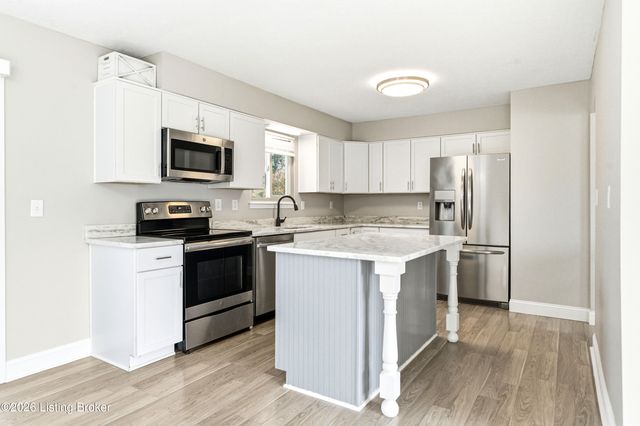 1772 Holly Ct, Radcliff, KY 40160