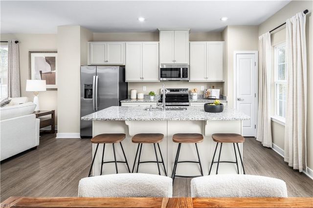 226 Reids Place DR, Suffolk, VA 23434