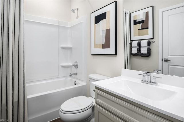 226 Reids Place DR, Suffolk, VA 23434