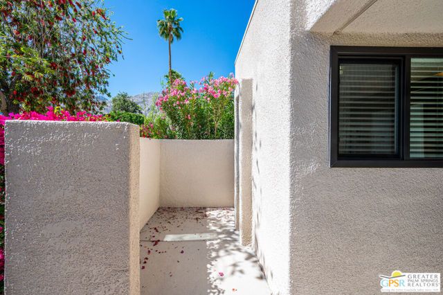 845 E Arenas Road, Palm Springs, CA 92262