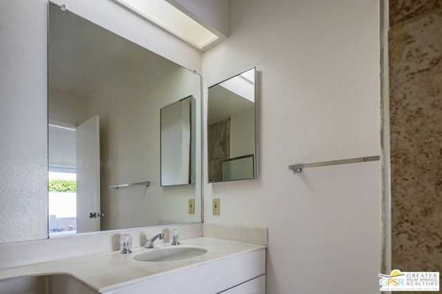 845 E Arenas Road, Palm Springs, CA 92262