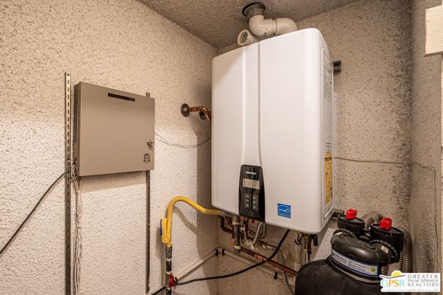 845 E Arenas Road, Palm Springs, CA 92262