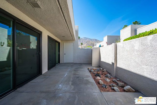 845 E Arenas Road, Palm Springs, CA 92262