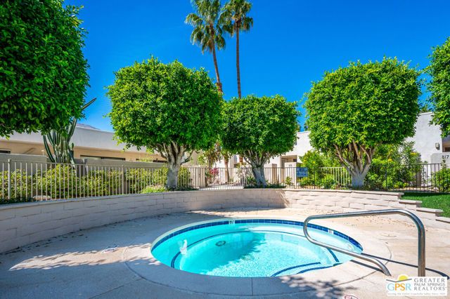 845 E Arenas Road, Palm Springs, CA 92262