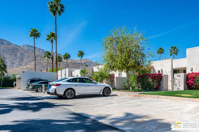 845 E Arenas Road, Palm Springs, CA 92262