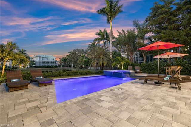 211 San Mateo DR, Bonita Springs, FL 34134