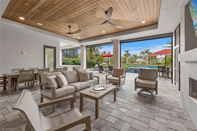 211 San Mateo DR, Bonita Springs, FL 34134