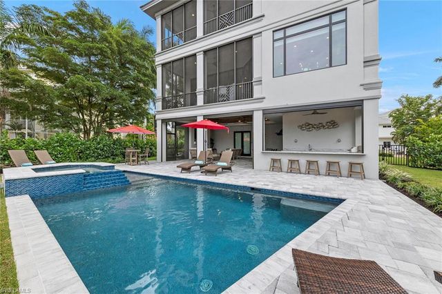 211 San Mateo DR, Bonita Springs, FL 34134