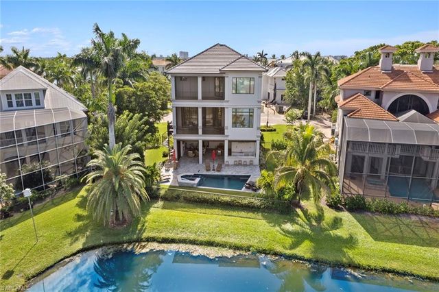 211 San Mateo DR, Bonita Springs, FL 34134