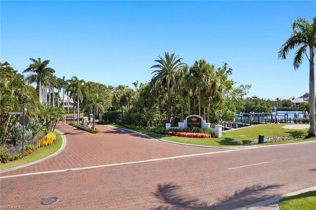 211 San Mateo DR, Bonita Springs, FL 34134