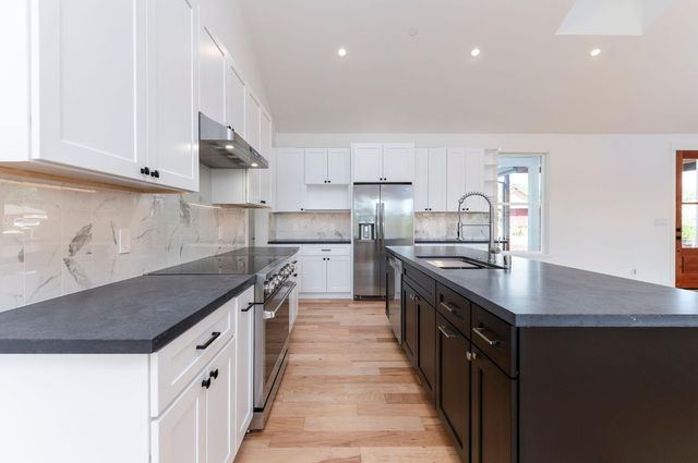 358 Oak Tree Cir, Murphys, CA 95247
