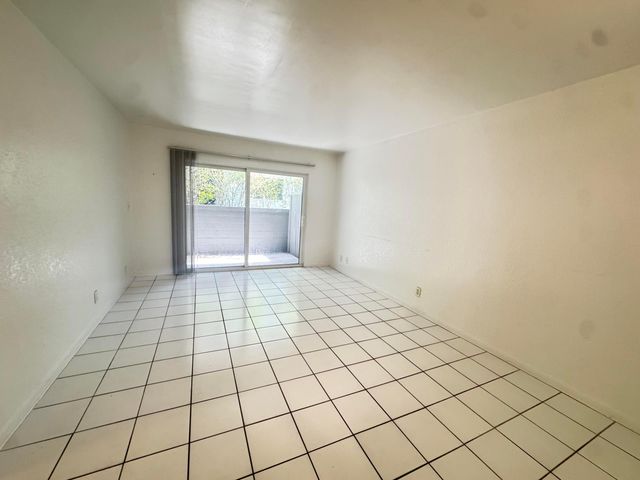 1100 S Lake Drive 9, Lantana, FL 33462