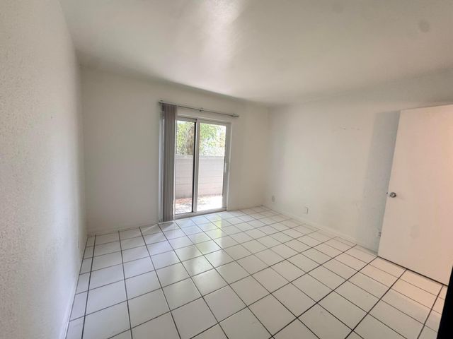 1100 S Lake Drive 9, Lantana, FL 33462
