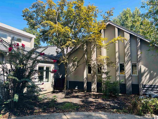 636 Oaks Country Club, Murray, KY 42071