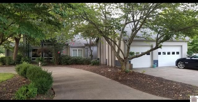 636 Oaks Country Club, Murray, KY 42071