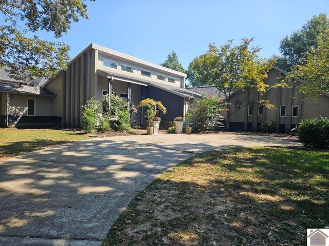 636 Oaks Country Club, Murray, KY 42071