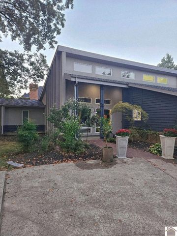 636 Oaks Country Club, Murray, KY 42071