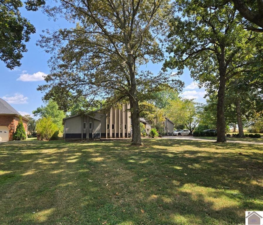 636 Oaks Country Club, Murray, KY 42071