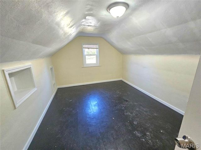 1372 Heydt Avenue, St Louis, MO 63135