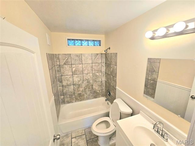 1372 Heydt Avenue, St Louis, MO 63135