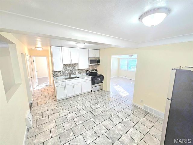 1372 Heydt Avenue, St Louis, MO 63135