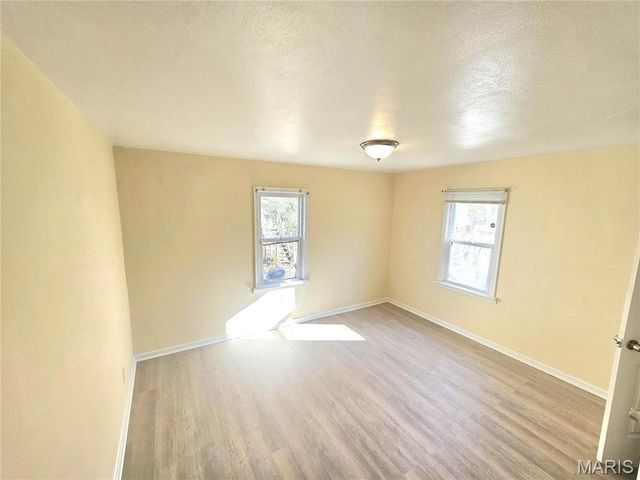 1372 Heydt Avenue, St Louis, MO 63135