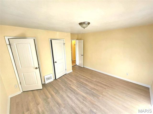 1372 Heydt Avenue, St Louis, MO 63135