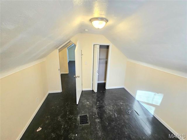 1372 Heydt Avenue, St Louis, MO 63135