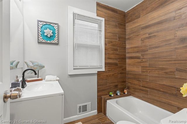 225 Ashland Street, Detroit, MI 48215