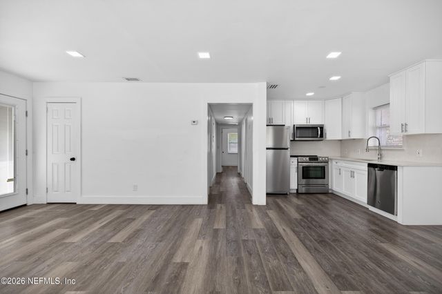 7139 GAILLARDIA Road S, Jacksonville, FL 32211